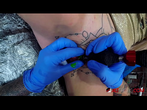 ❤️ Fìor tattooed hottie Sully Savage fhuair tattoo air a clitoris ️❌ Super porn aig gd.mysexpics.ru ❌